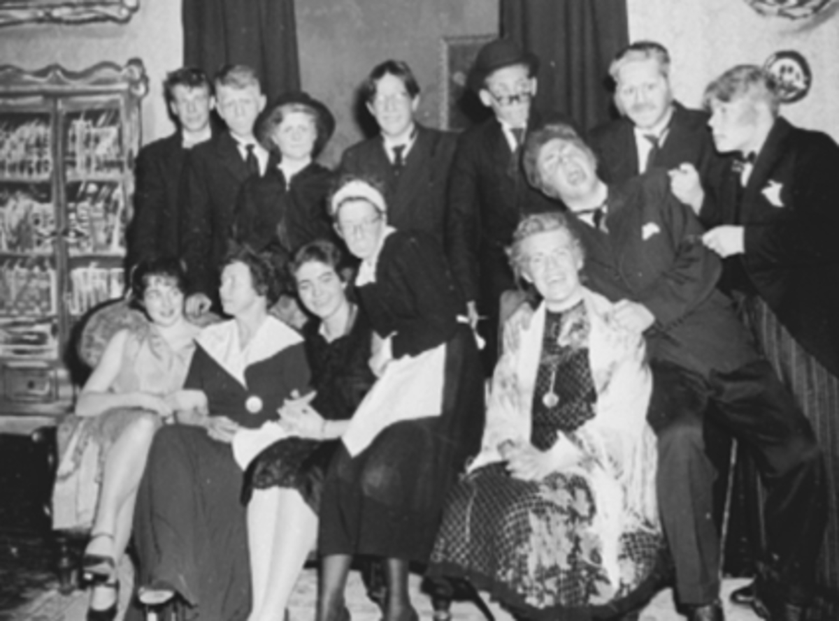 Anno Domkirkeodden, STOR GRUPPE SKUESPILLERE, DEN SPANSKE FLUE, FRAMTEATRET I FESTIVITETEN