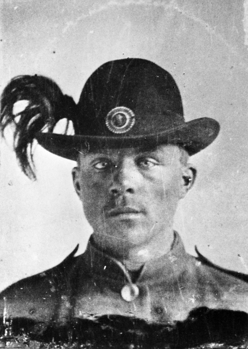 Anno Domkirkeodden, PORTRETT: ENER O. NORDLI FØDT: 08. 05. 1859, UNIFORM, MILITÆRTJENESTE