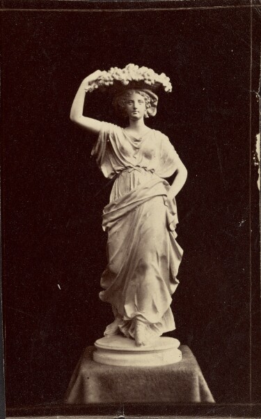 Unknown, [Statue of figure balancing basket on head]