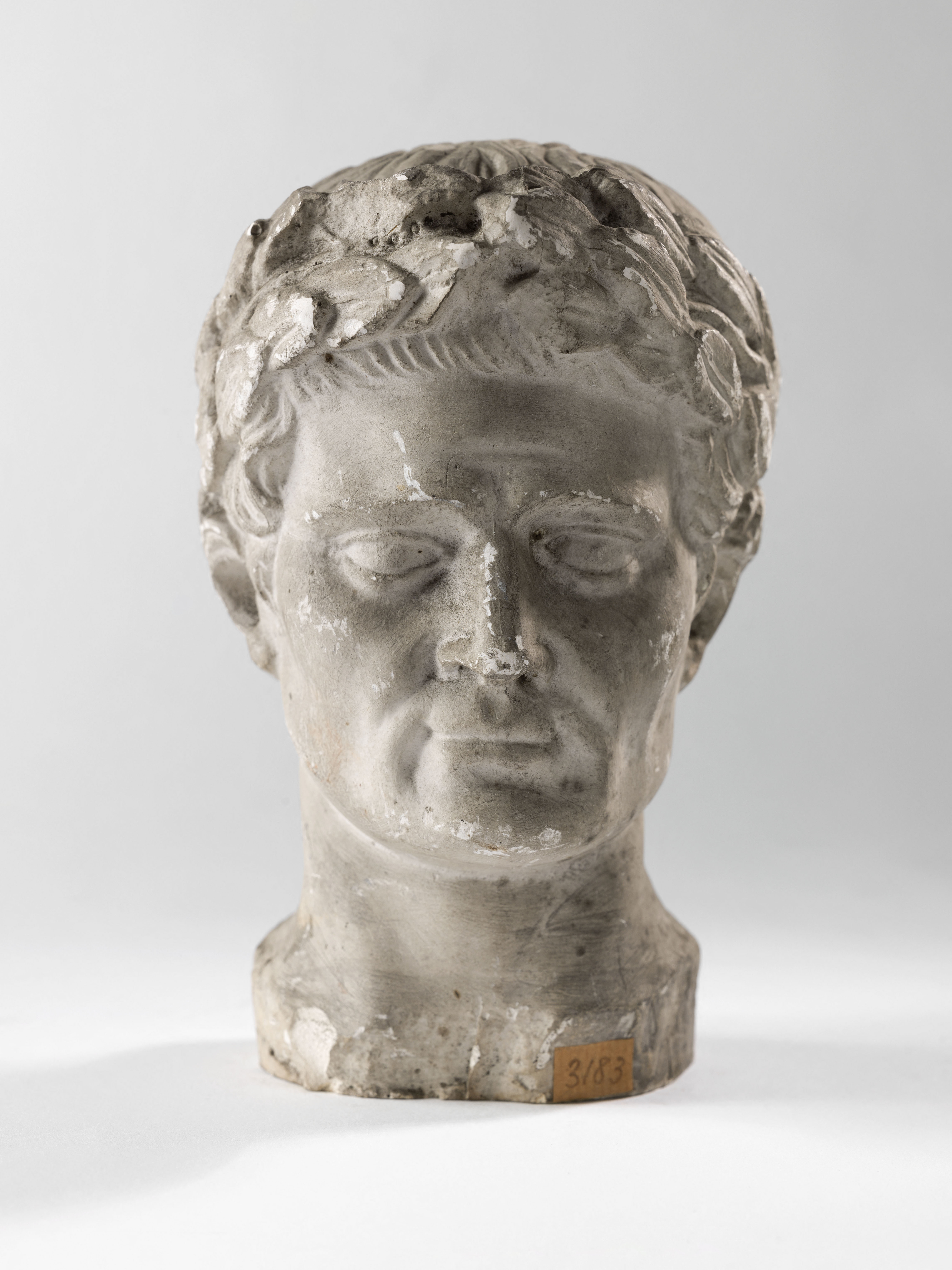 Anonyme, Portrait de l'empereur Napoléon Ier (ou d'un empereur romain ?) à la couronne de laurier