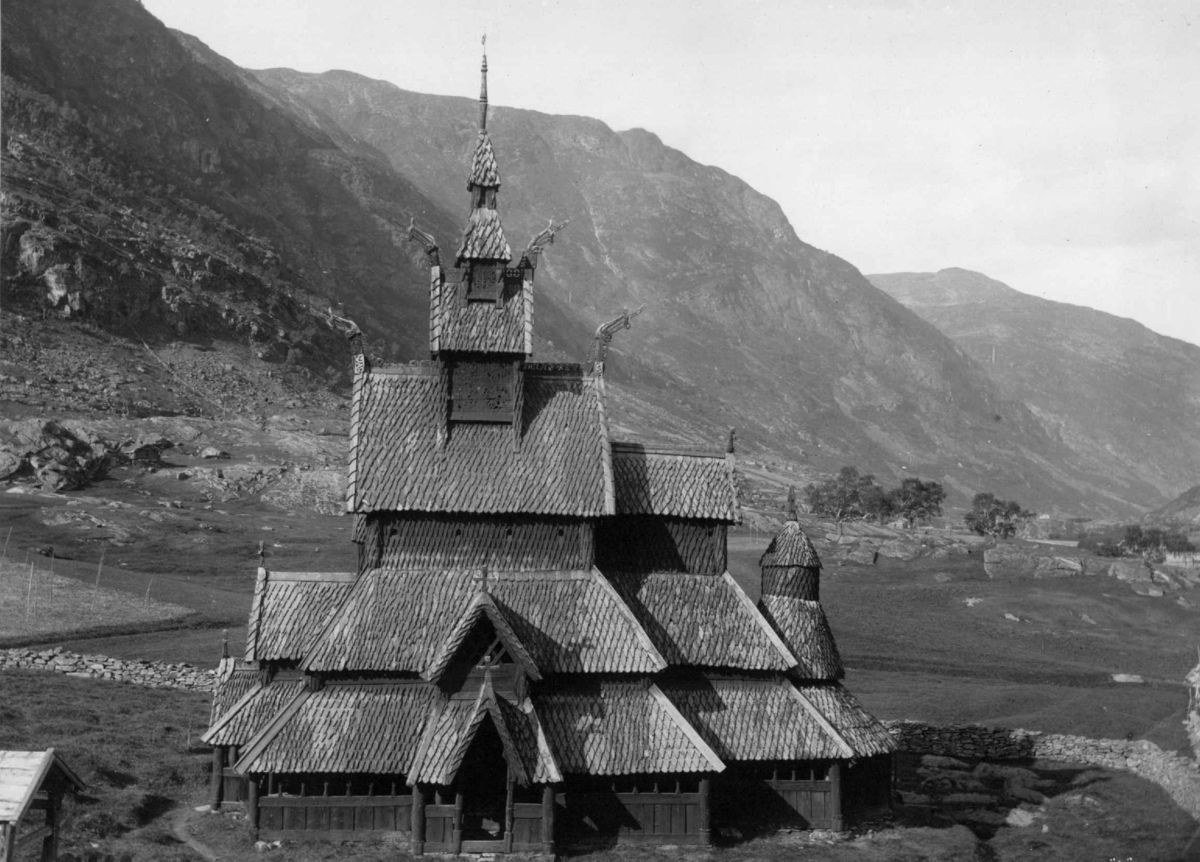 Axel Lindahl, Borgund stavkirke
