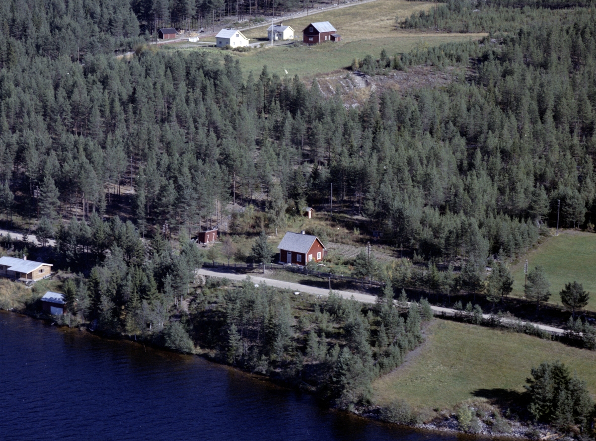Widerøes Flyveselskap A/S, Bolighus