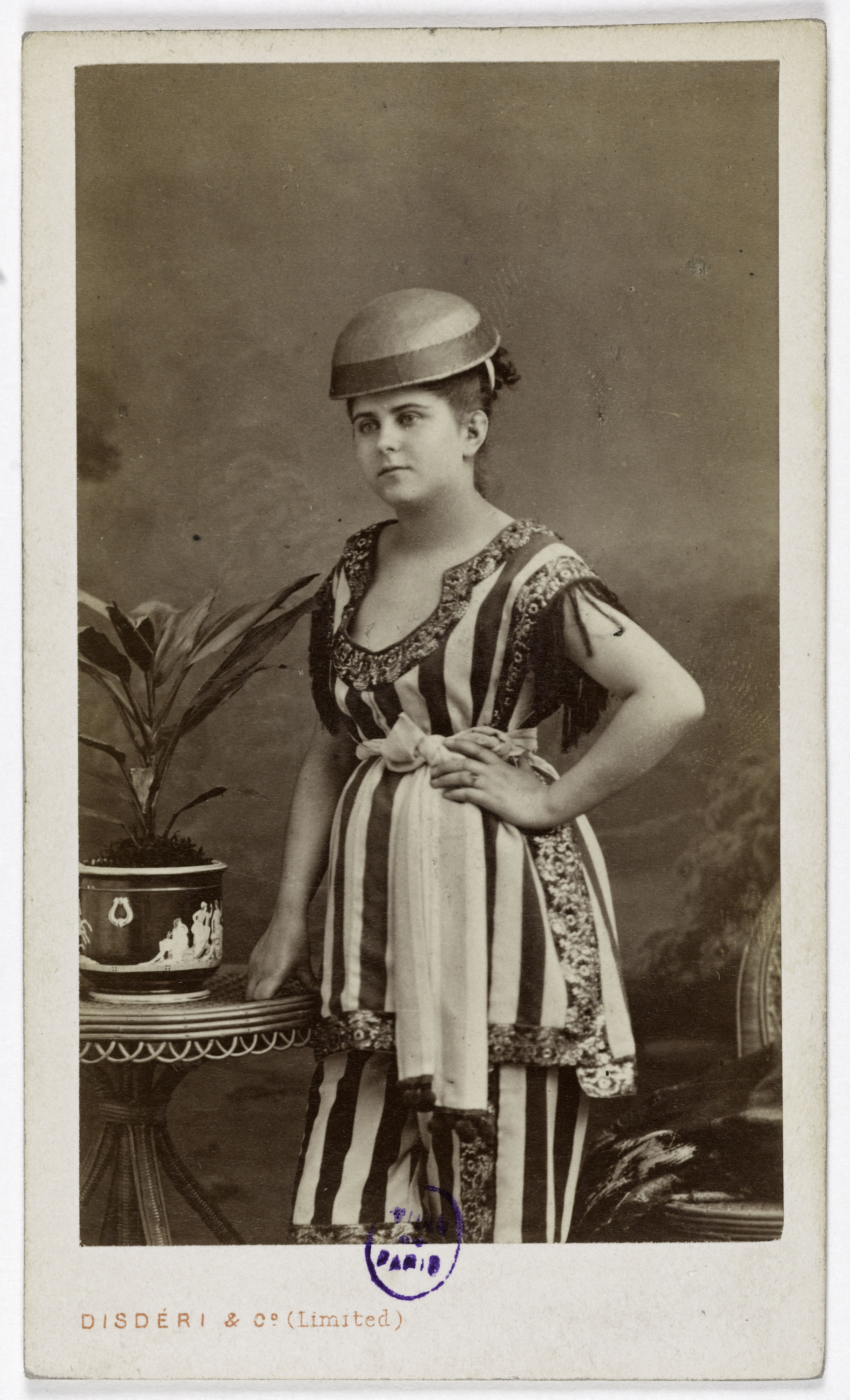 André-Adolphe-Eugène Disdéri, Portrait de Ducrey (actrice au théâtre de l'Athénée)