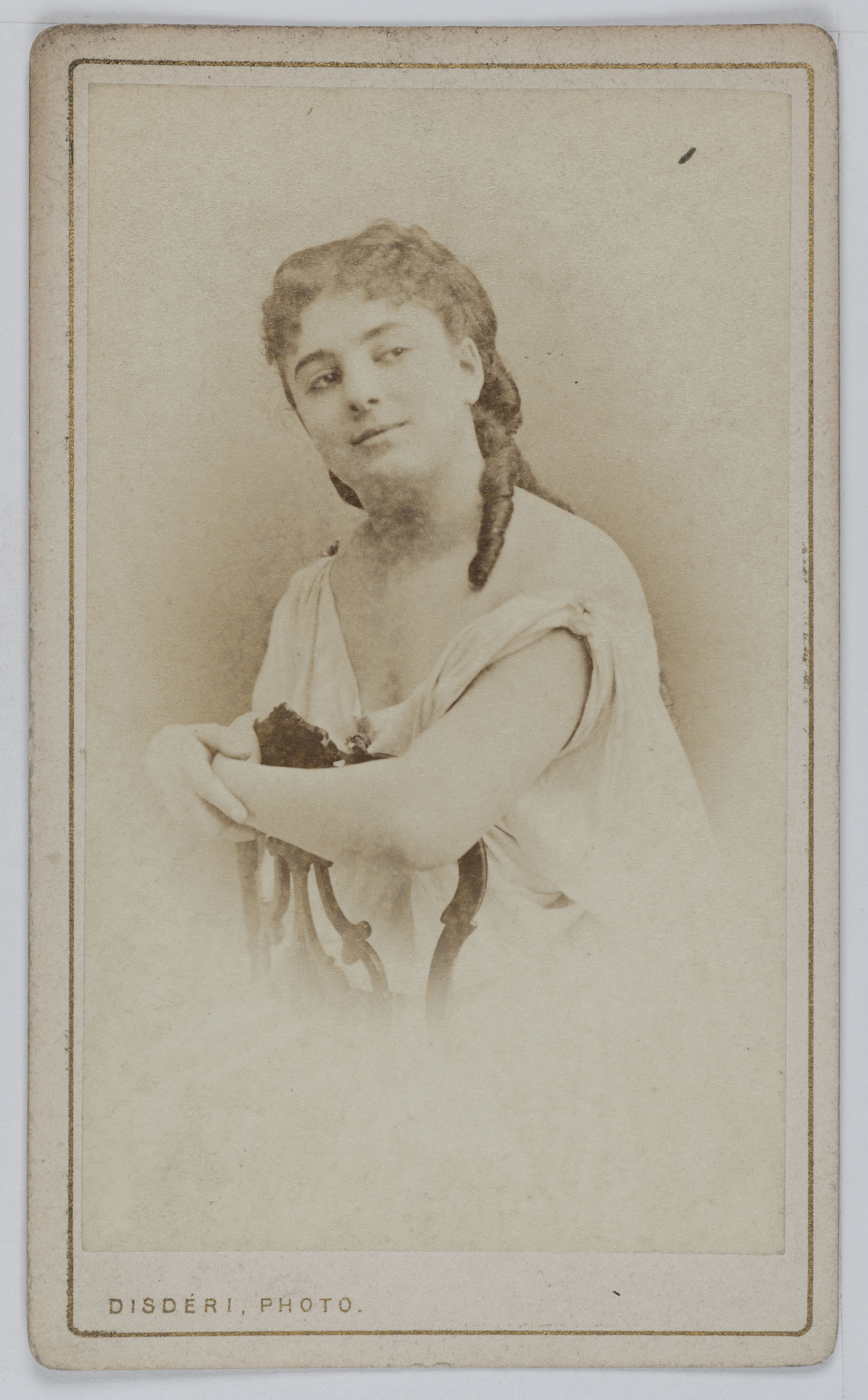 André-Adolphe-Eugène Disdéri, Portrait d'Augustine-Alexandrine Toulet (1849-1931), dite Alice Regnault, actrice de théâtre entre 1869 et 1880.