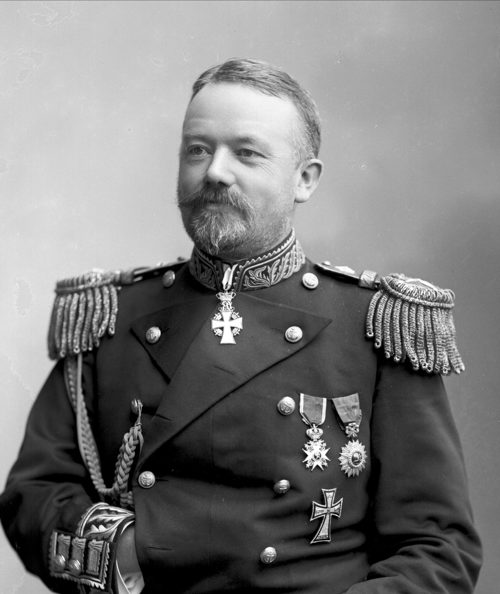 Gustav Borgen, Portrett, admiral Børresen i uniform.