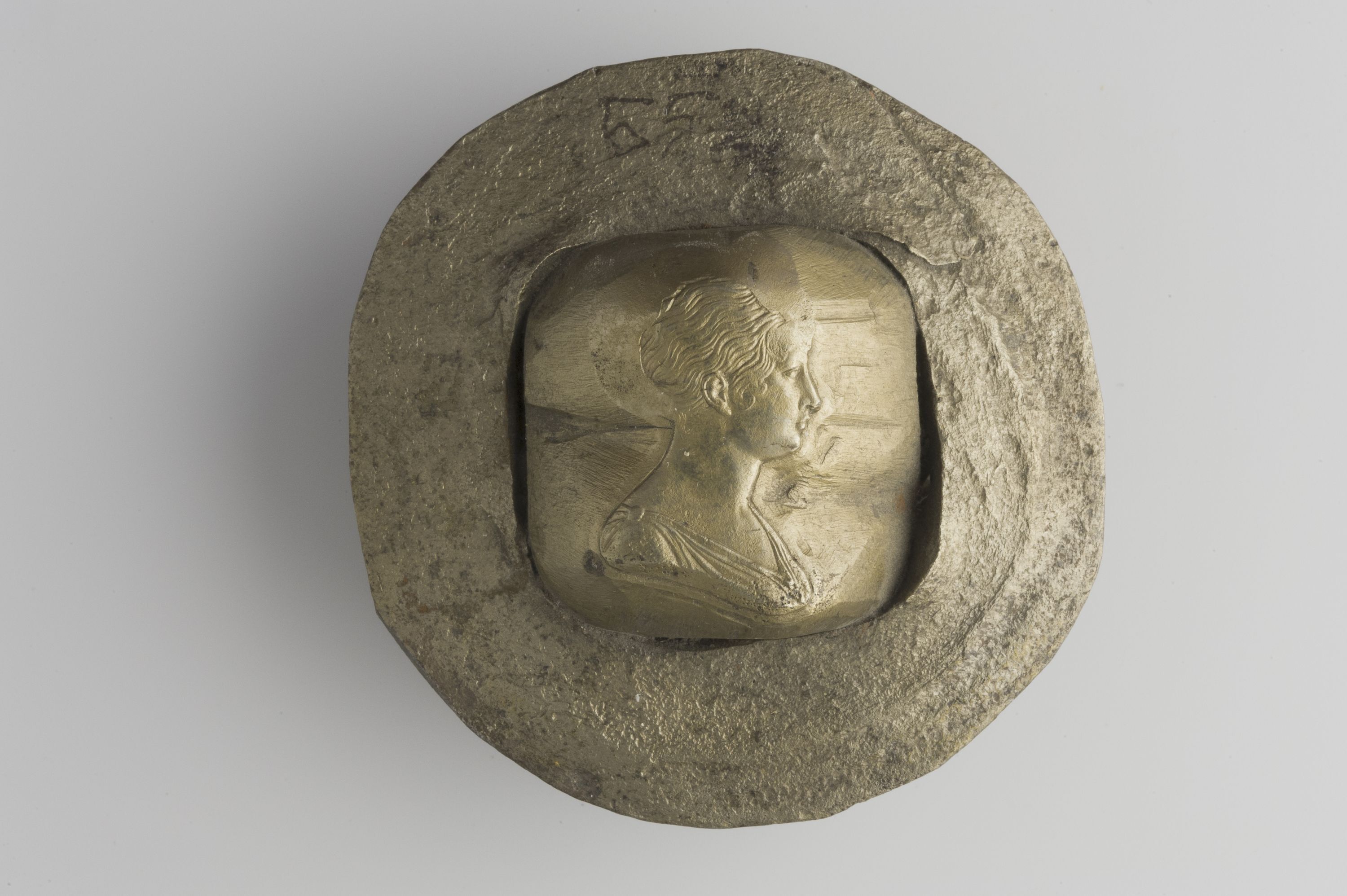 Anonyme, Poinçon : Femme en buste.