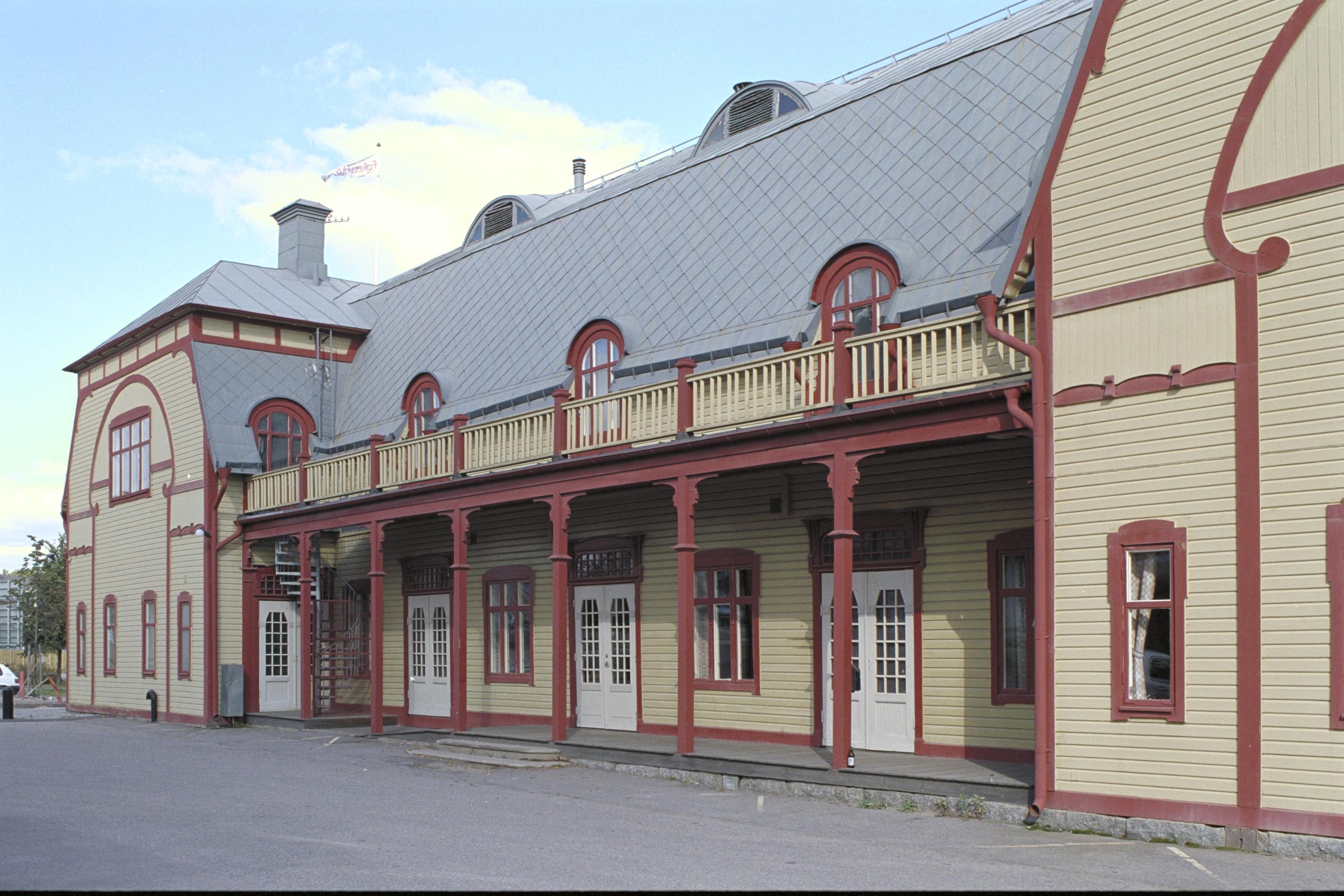 Bengt A Lundberg, Motala folkets hus