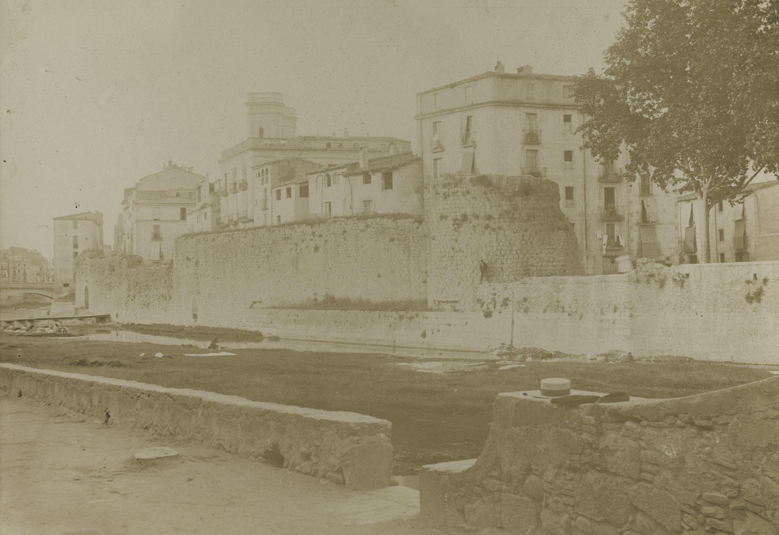 Josep Martí Burch, [River wall]