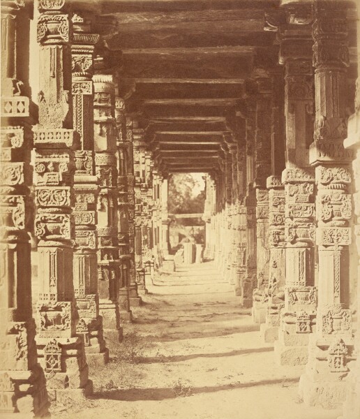 Felice Beato, Interior of the Hindoo Temple in Cootub, Delhi