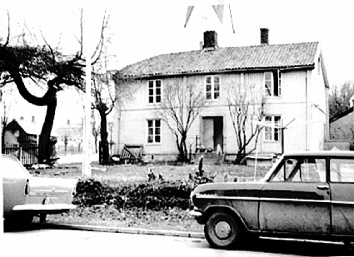 Anno Domkirkeodden, EKSTERIØR, KIRSTEN FLAGSTADS FØDEHJEM, KIRKEGATA 11, STRANDSTUEN