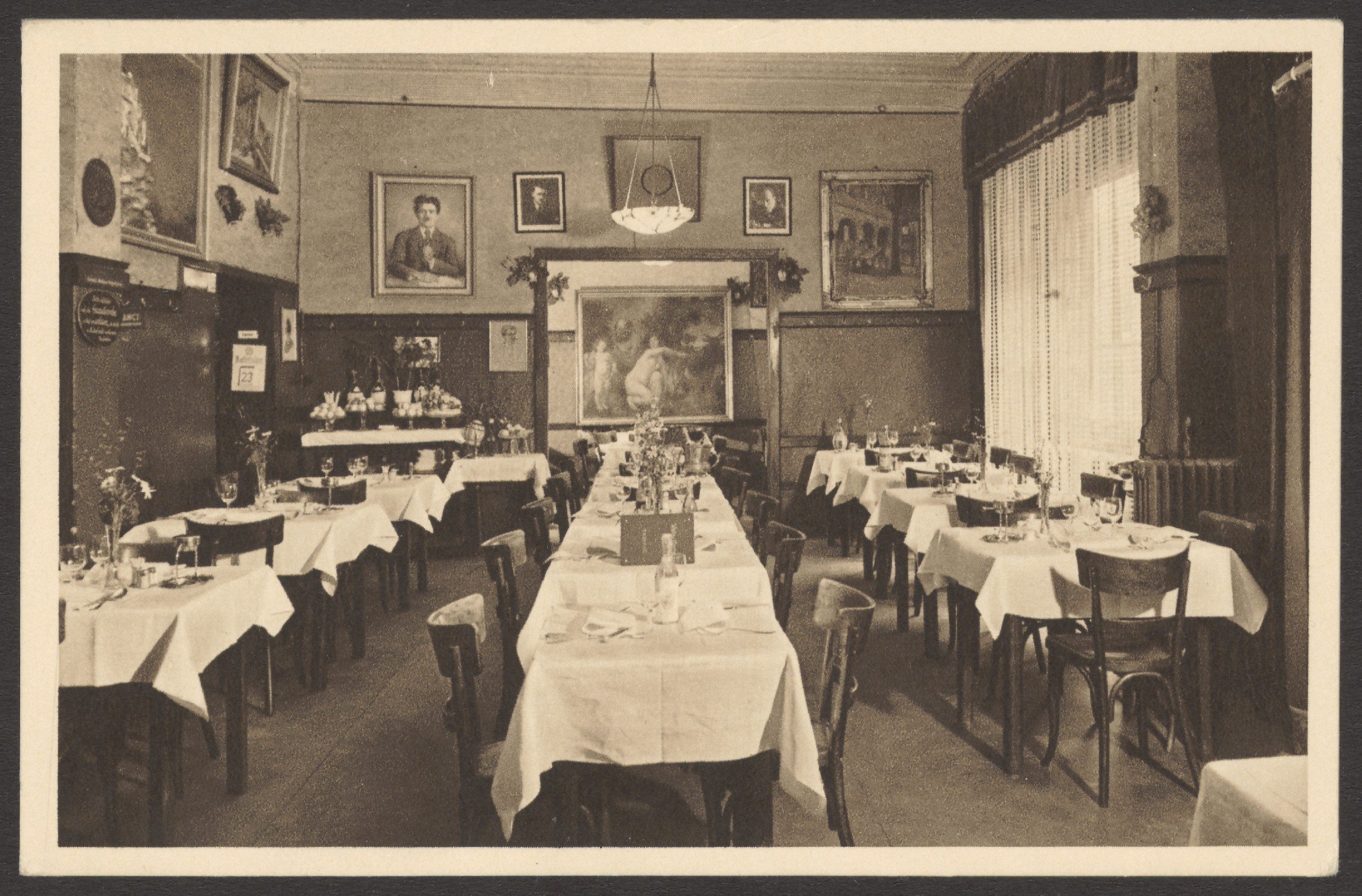 Foto Paul Wruck (Verlag), Ansichtskarte Restaurant "Sorrento", Gastraum, Anhalter Straße 14 [1/2]