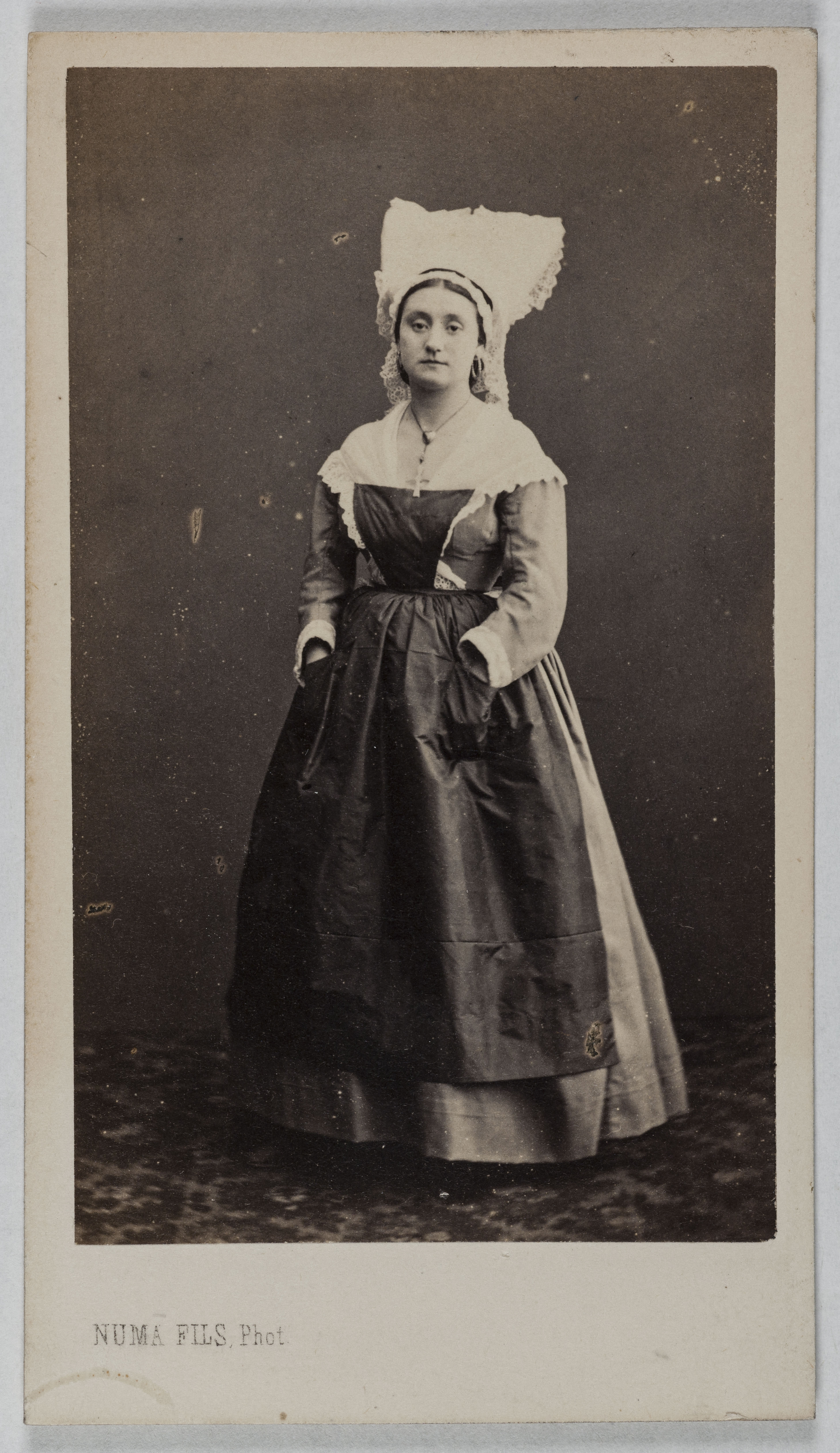Numa Fils, Portrait de Ferraris Marie-Louise, (M. L. Kowinski ou Kowalski), 1844-1922, actrice et chanteuse