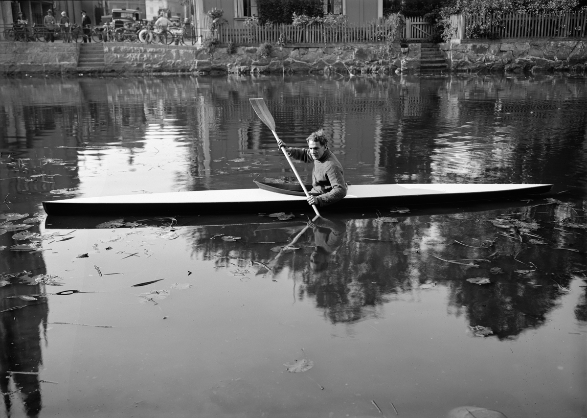 Paul Sandberg, Man paddling kayak in Fyrisån, Uppsala 1934