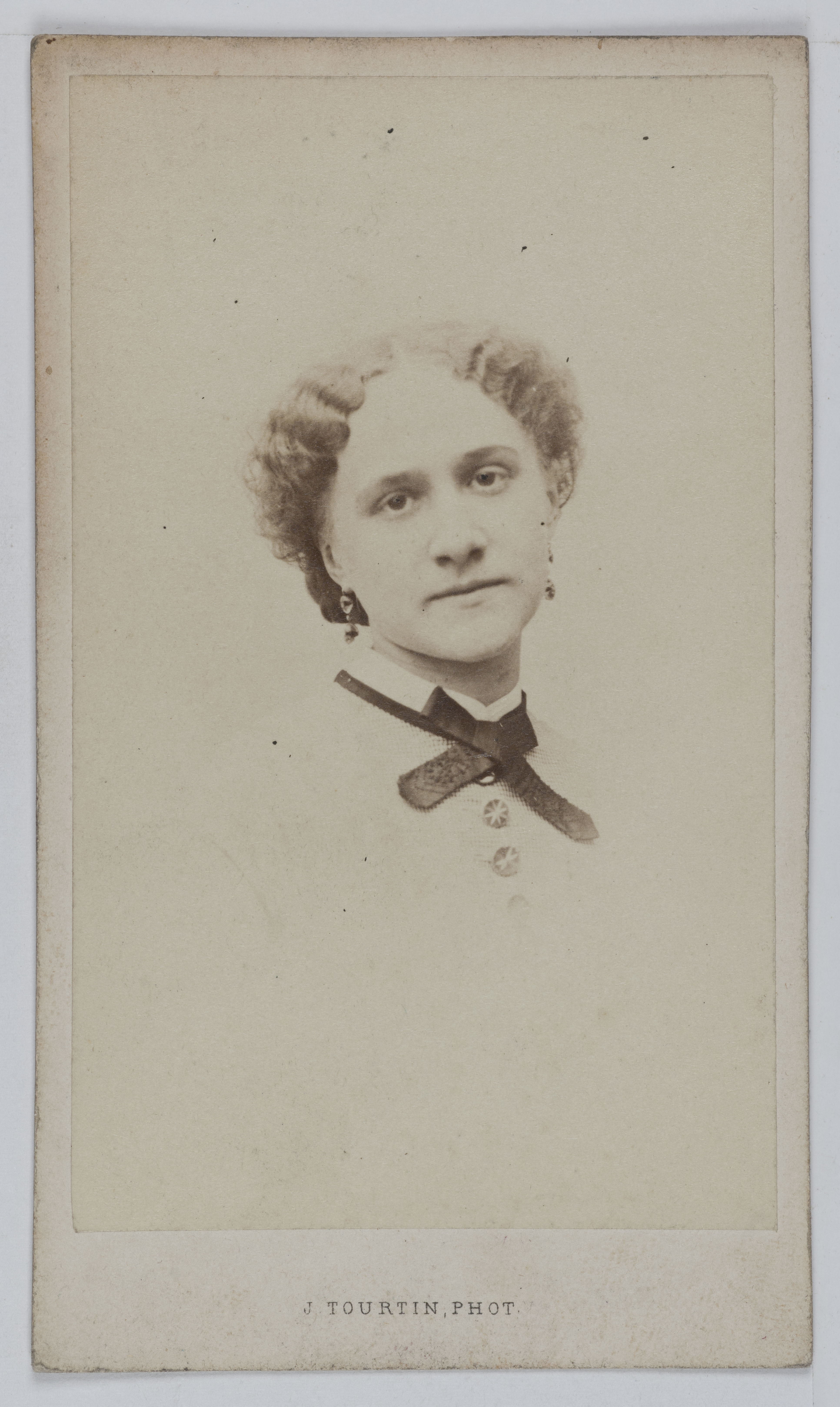 Joseph Tourtin, Portrait de Caroline Eugénie de Ribeaucourt, actrice de théâtre entre 1863 et 1873.