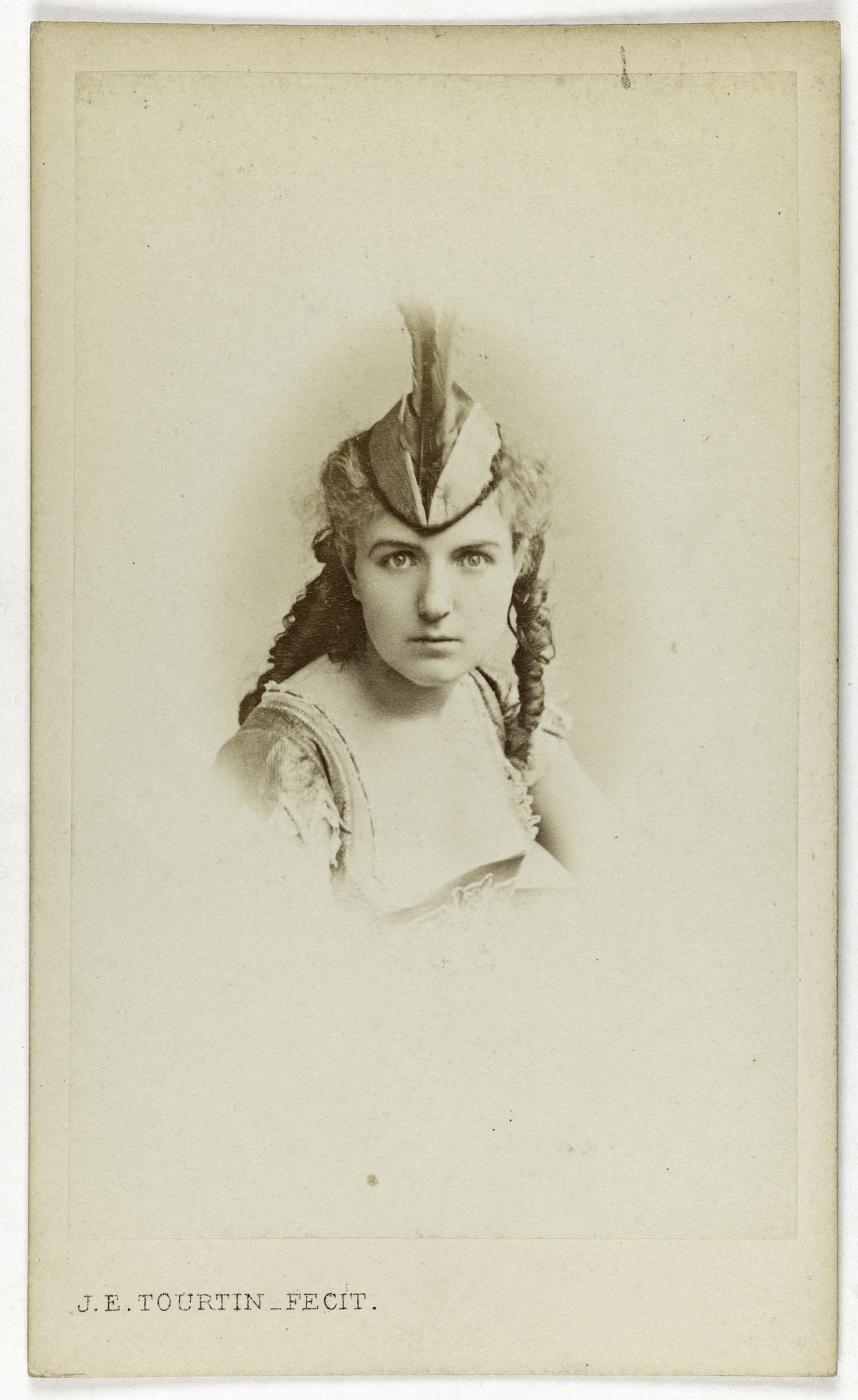Joseph Tourtin, Portrait de Miseray, actrice au Théâtre des Bouffes Parisiens.