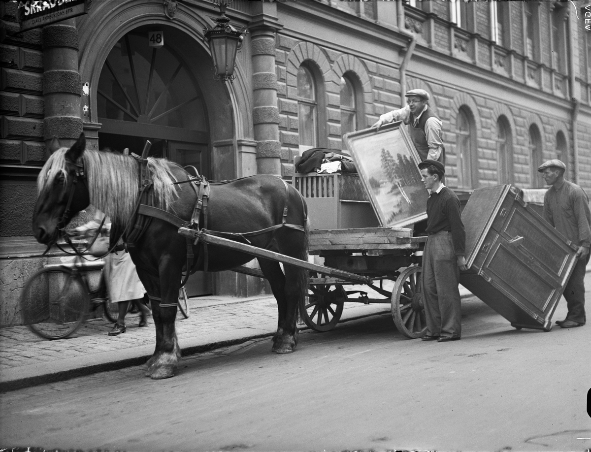 Paul Sandberg, “It is moved in Upsala. Movement on the Housing Front greater than last year,” Uppsala October 1942
