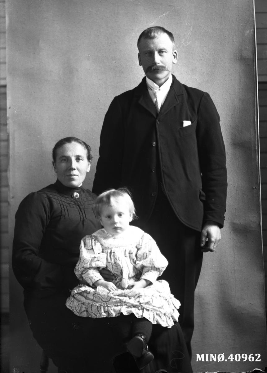Oscar Holte, Portrett av familie.