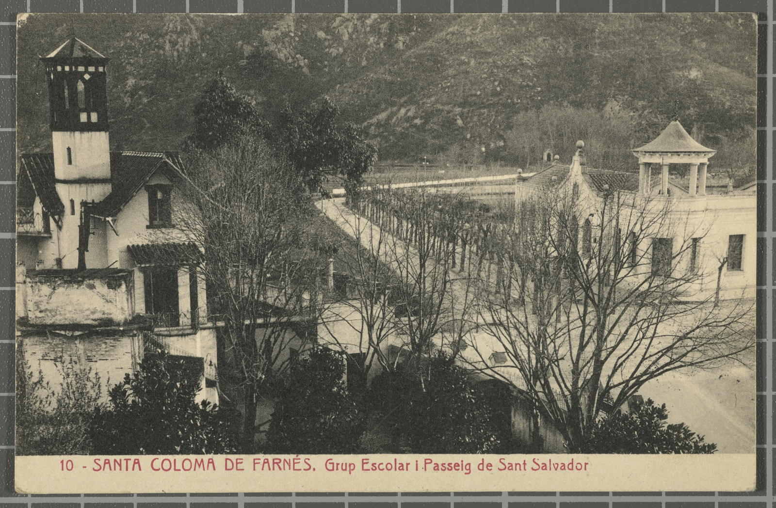 Desconegut, 10 - Santa Coloma de Farnés. School Group and Paseo de San Salvador