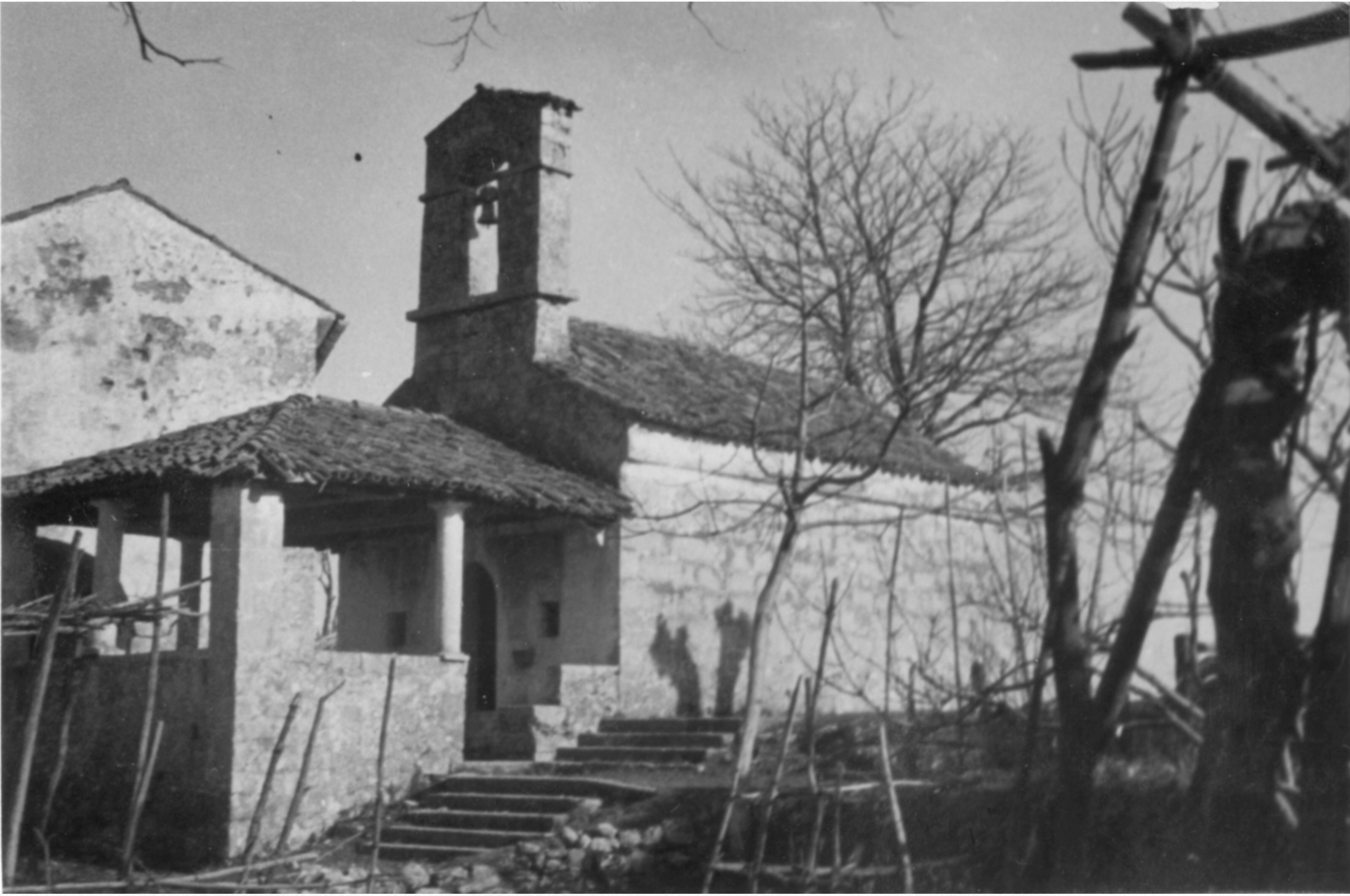 Branko Fučić, Veprinac (Opatija), kapela sv. Ane, vanjština: pogled na kapelu s lopicom, s jugozapadne strane