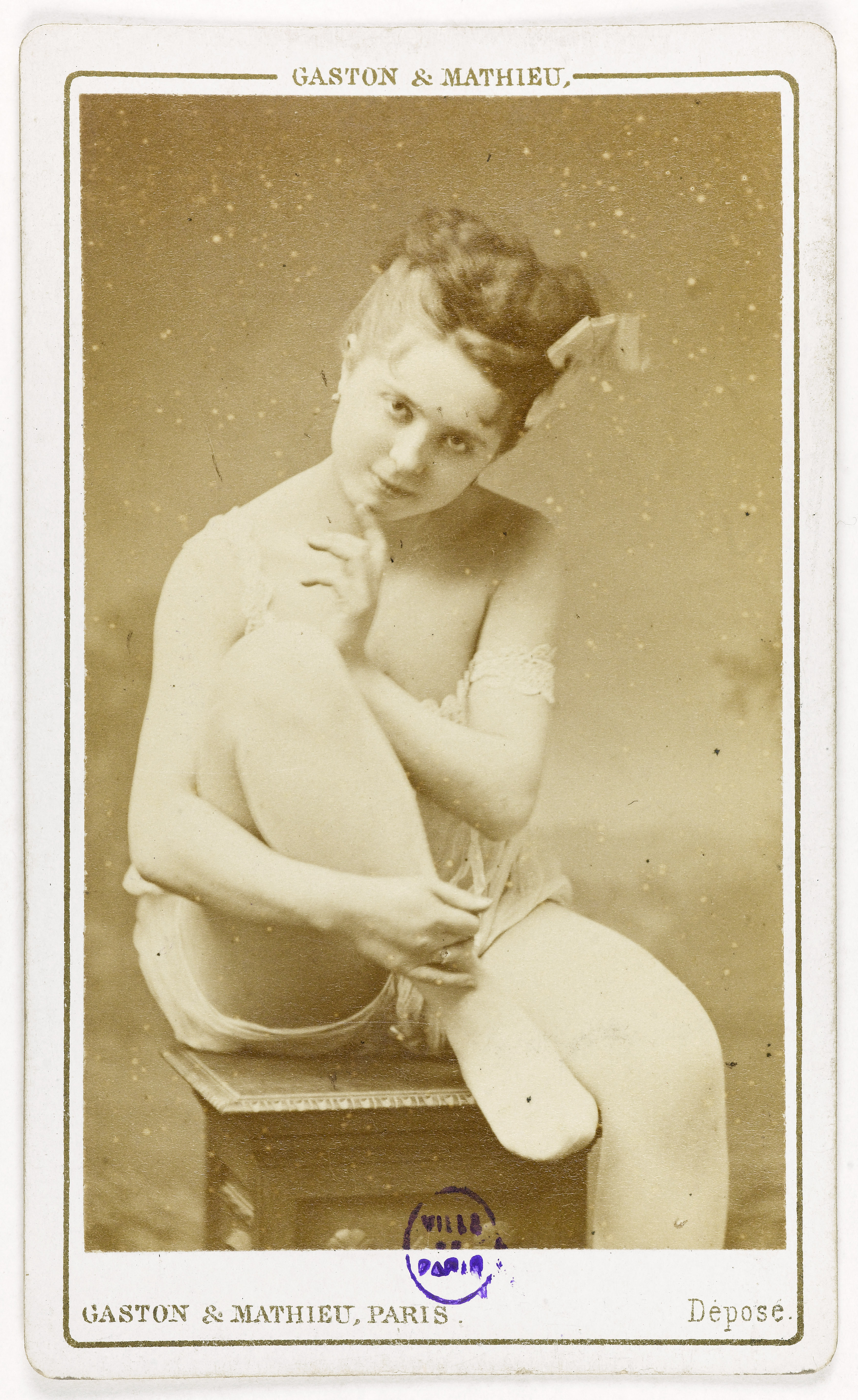 Gaston & Mathieu, Portrait de Testa jeune, (actrice)