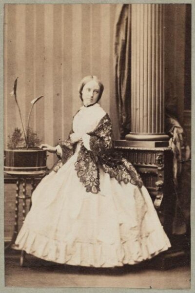 Unknown, Carte-de-visite photographs (480). Four photographs  are dry-mounted to each sheet (120).