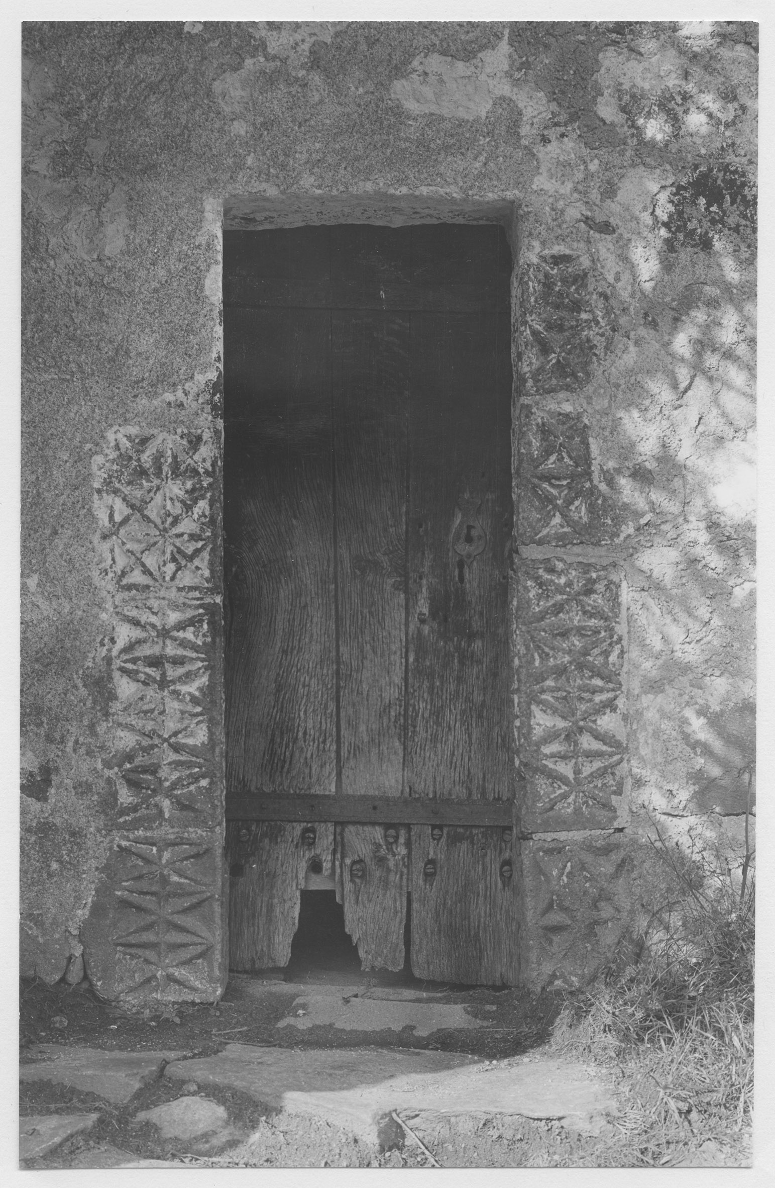Mårten Sjöbeck, Bokenäs kyrka, södra korportalen