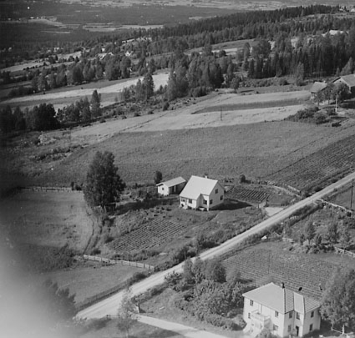 Widerøes Flyveselskap A/S, FLYFOTO HVAL ØVRE, VALLSET