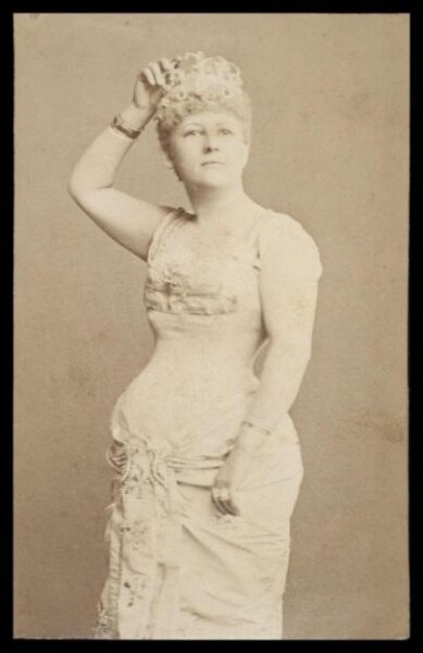 London Stereoscopic and Photographic Company, Guy Little Theatrical Photograph
