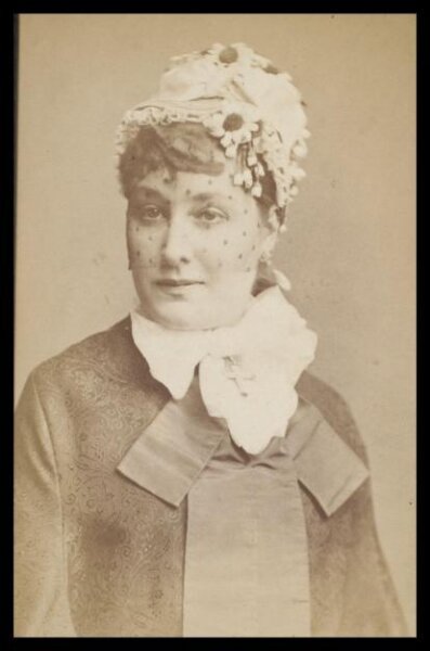 London Stereoscopic and Photographic Company, Guy Little Theatrical Photograph