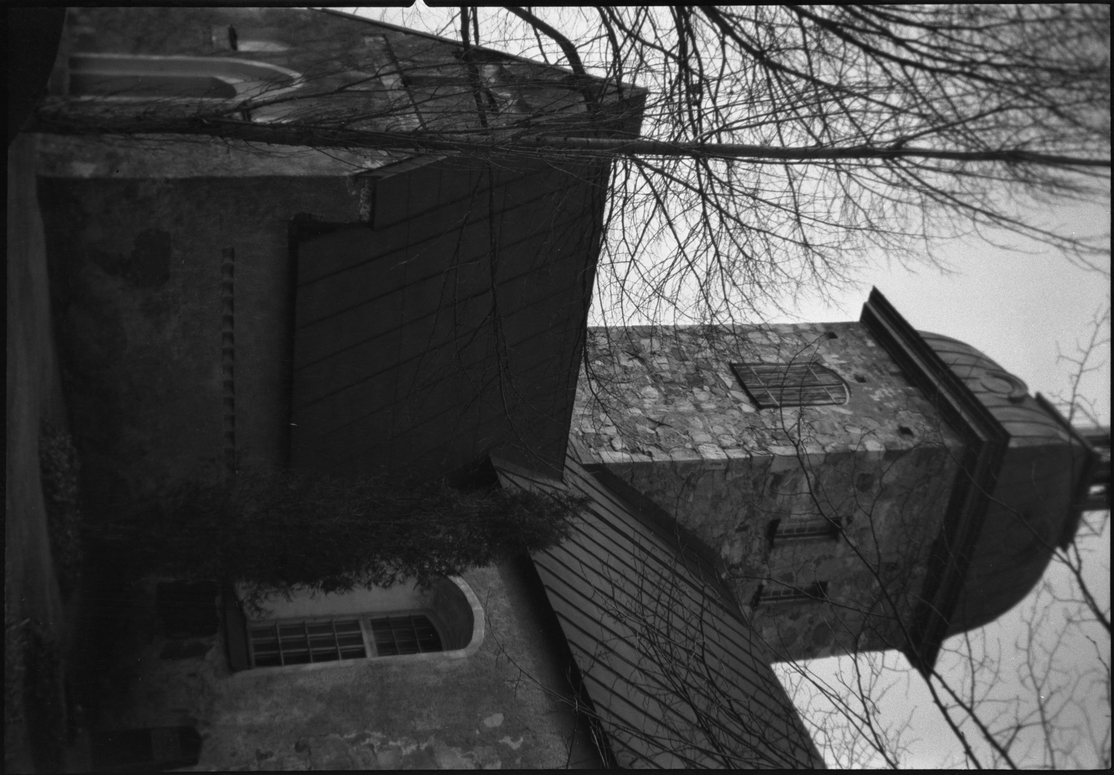 Berit Wallenberg, Hilleshögs kyrka
