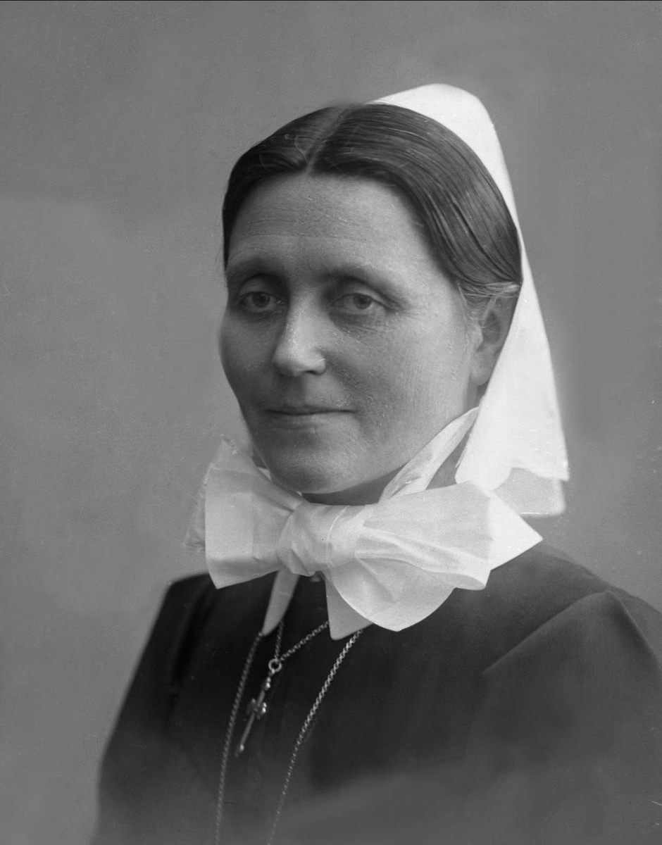 Gustav Borgen, Portrett, sykepleier. Søster Petrine Johannesen.