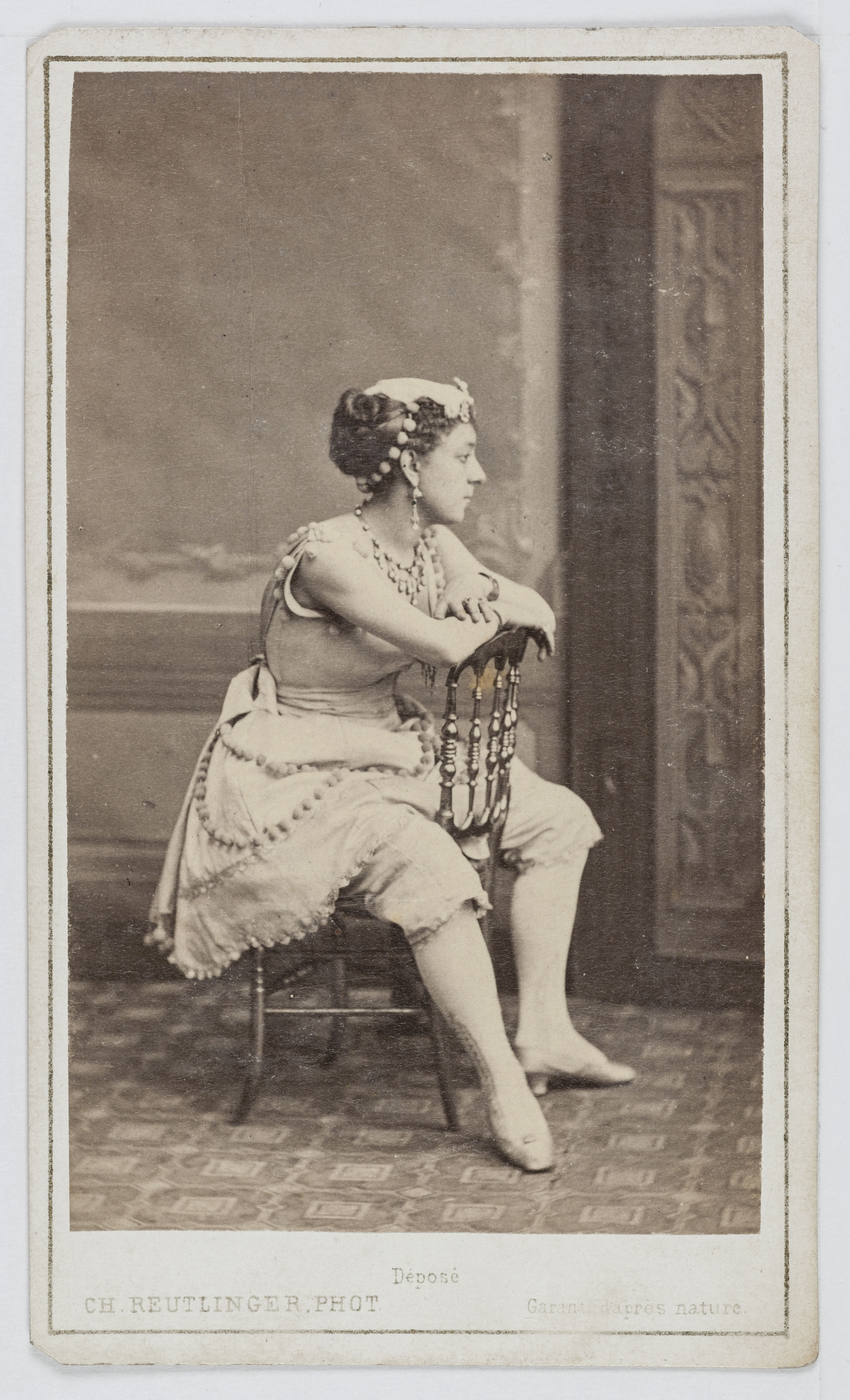 Charles Reutlinger, Portrait de Mademoiselle Goret, dite Mademoiselle Silly, sœur de Delval et actrice au Théâtre des Variétés en 1869 et au Théâtre de la Porte Saint Martin.