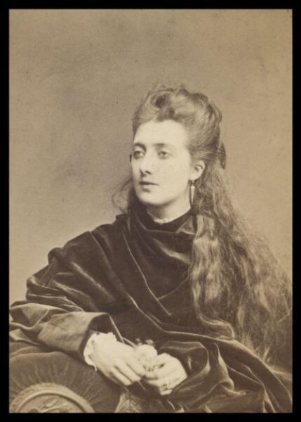London Stereoscopic and Photographic Company, Guy Little Theatrical Photograph