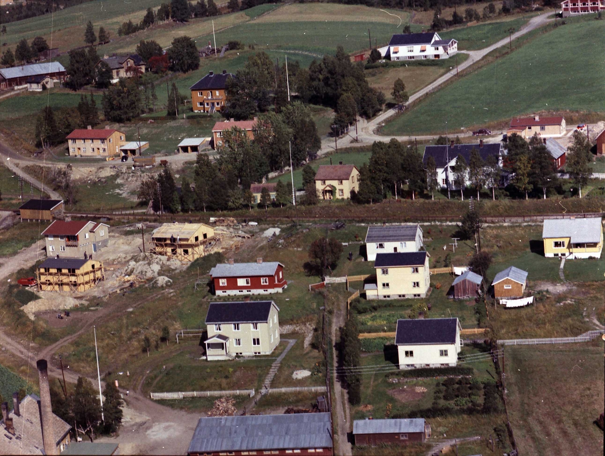 Widerøes Flyveselskap A/S, Bolighus.