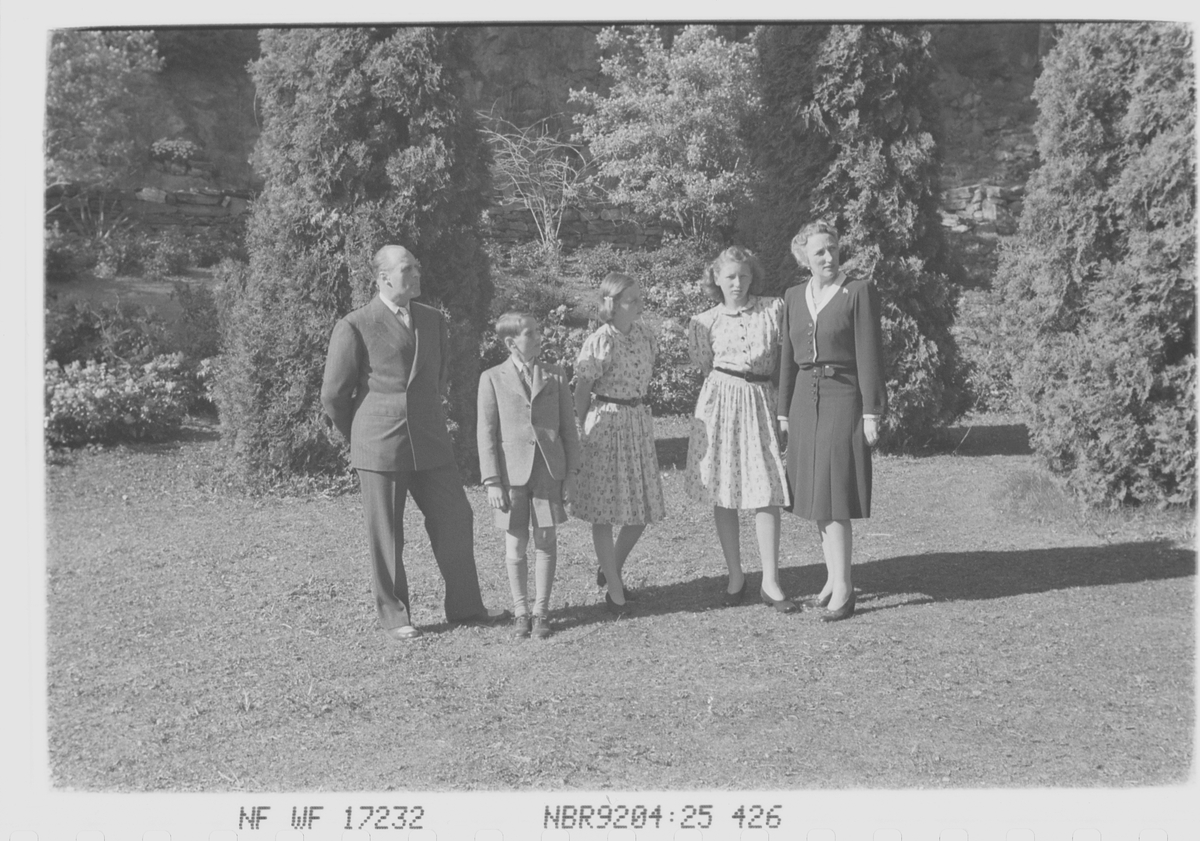 Anders Beer Wilse, prot: Kronprinsfam. Skaugum mai 1946
