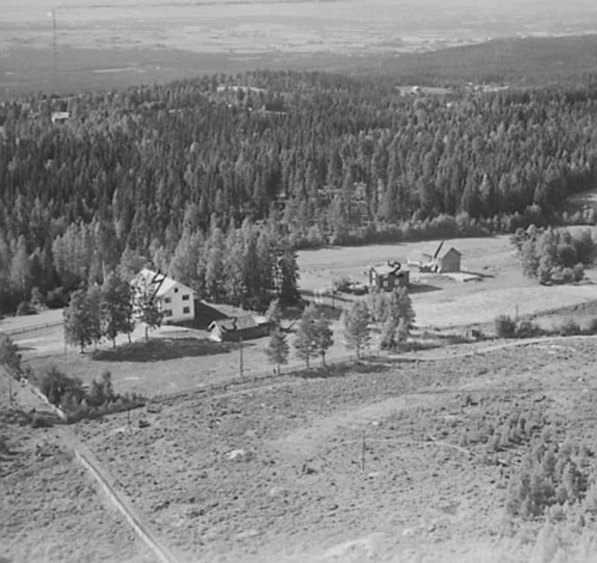 Widerøes Flyveselskap A/S, FLYFOTO ØSTBY, ÅSVANG