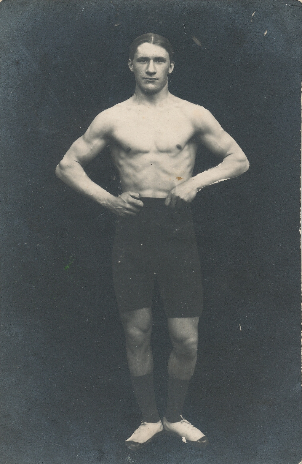 Karl Hugo (autor) Akel, Läti poksija