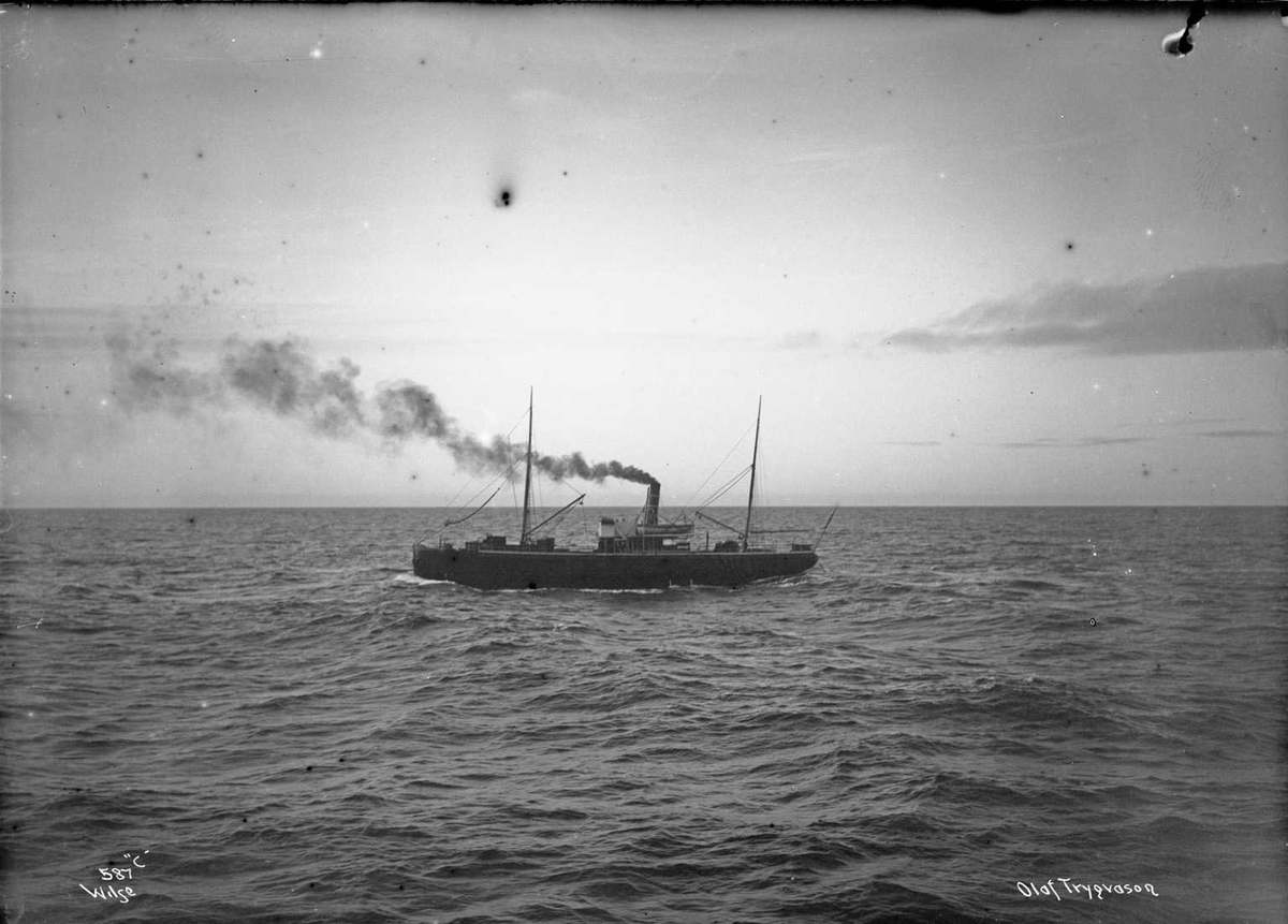 Anders Beer Wilse, D/S 'Kong Eystein' (b.1872, Trondheim)
