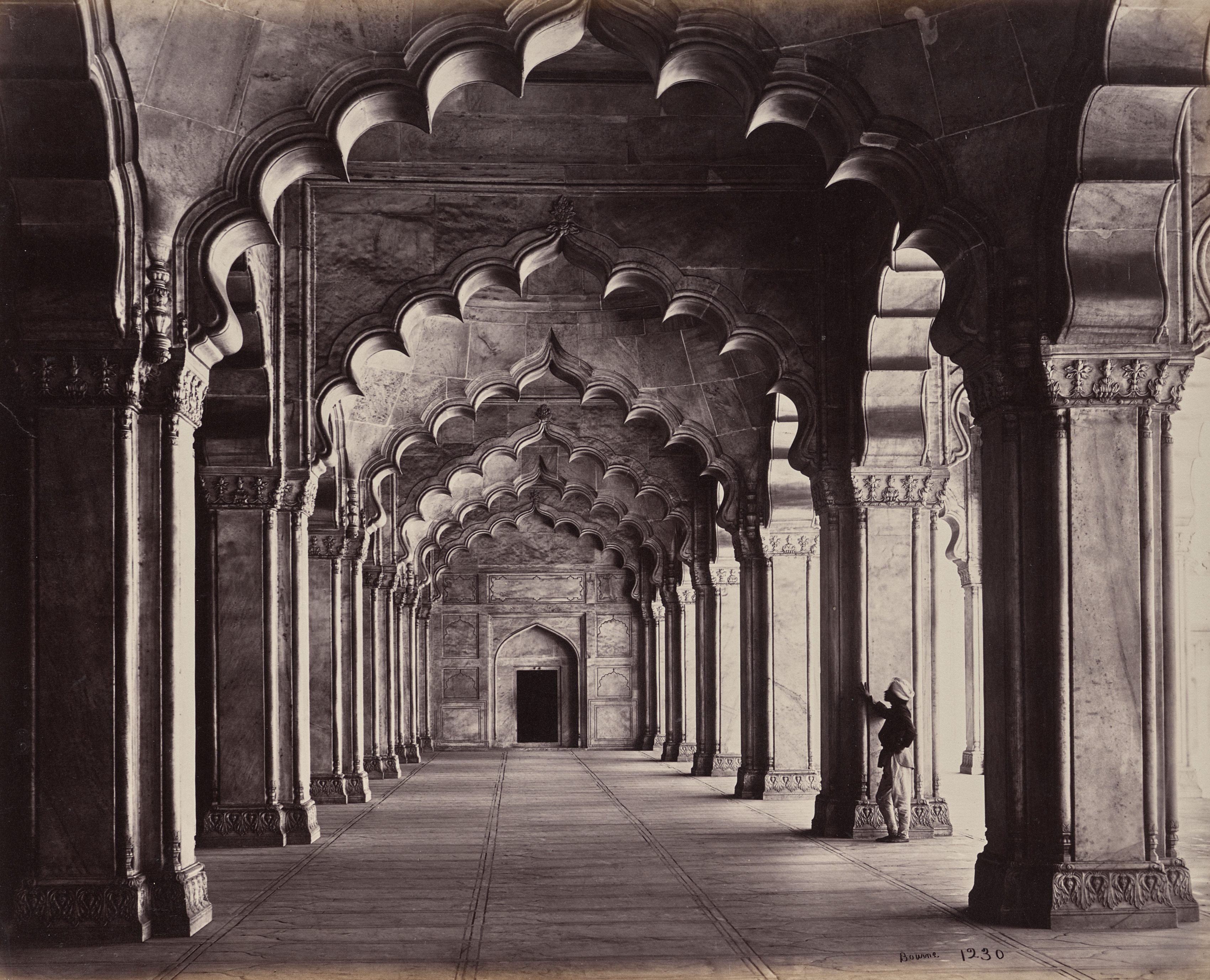 Samuel Bourne, Agra. The Motee Hasjid in Pearl Mosque. View of the Entire Aisle