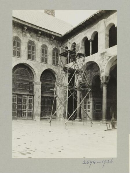 K.A.C. Creswell, Arcades in the courtyard of the Great Umayyad Mosque, Damascus