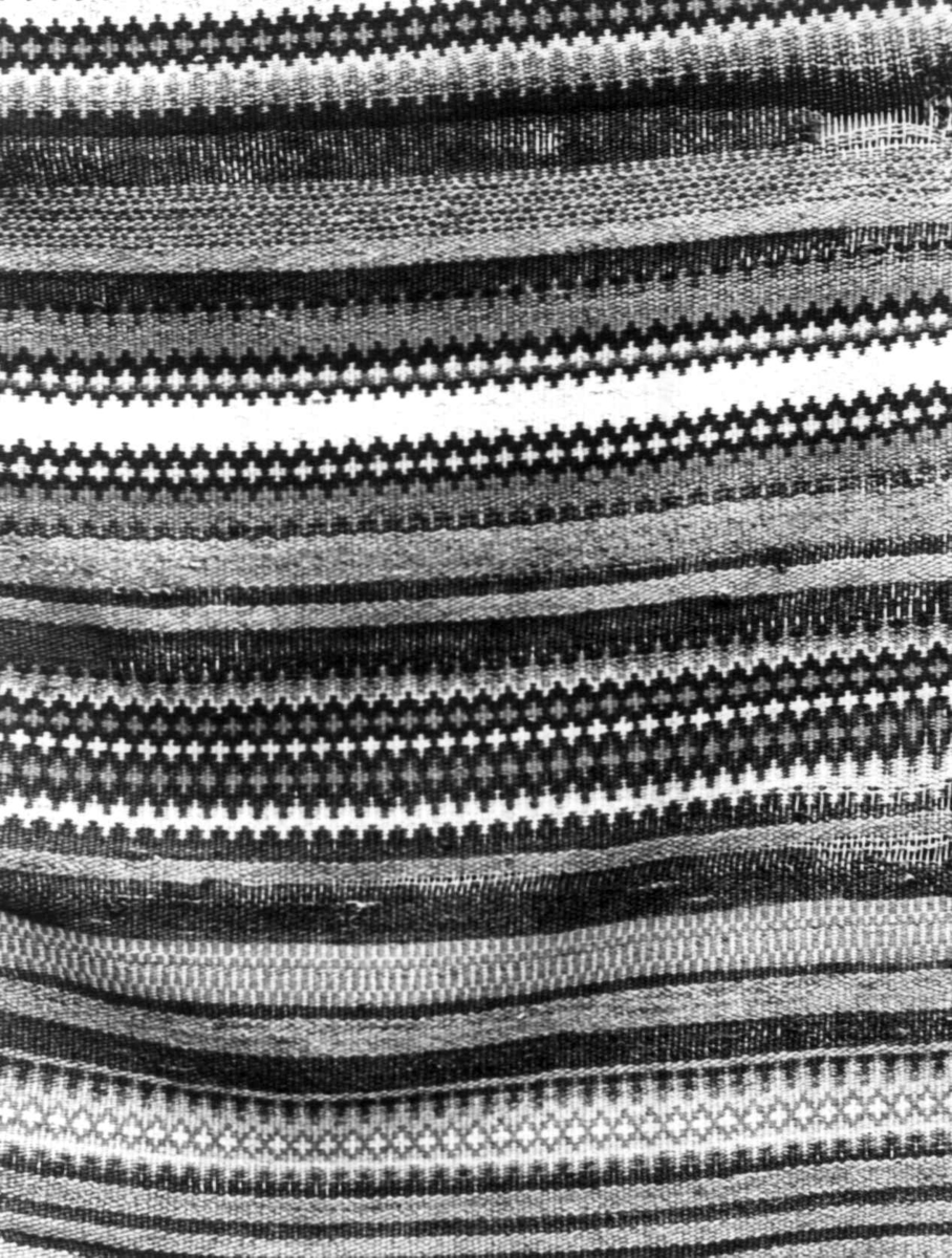 Anna Grostøl, Iveland, Vest-Agder 1941. Teppe, detalj av krokbragd.
