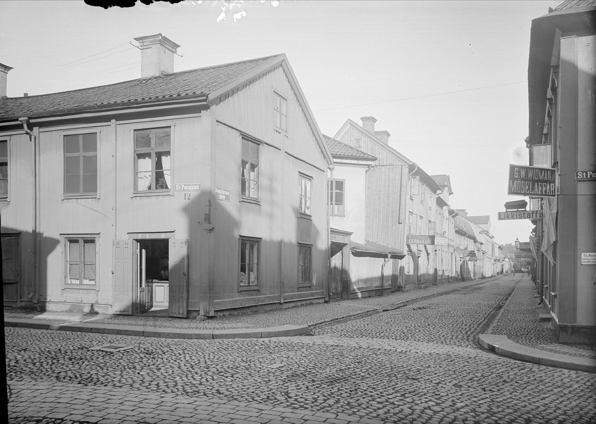 Alfred Dahlgren, Dragarbrunnsgatan mot nordväst från S:t Persgatan i Uppsala 1901 - 1902