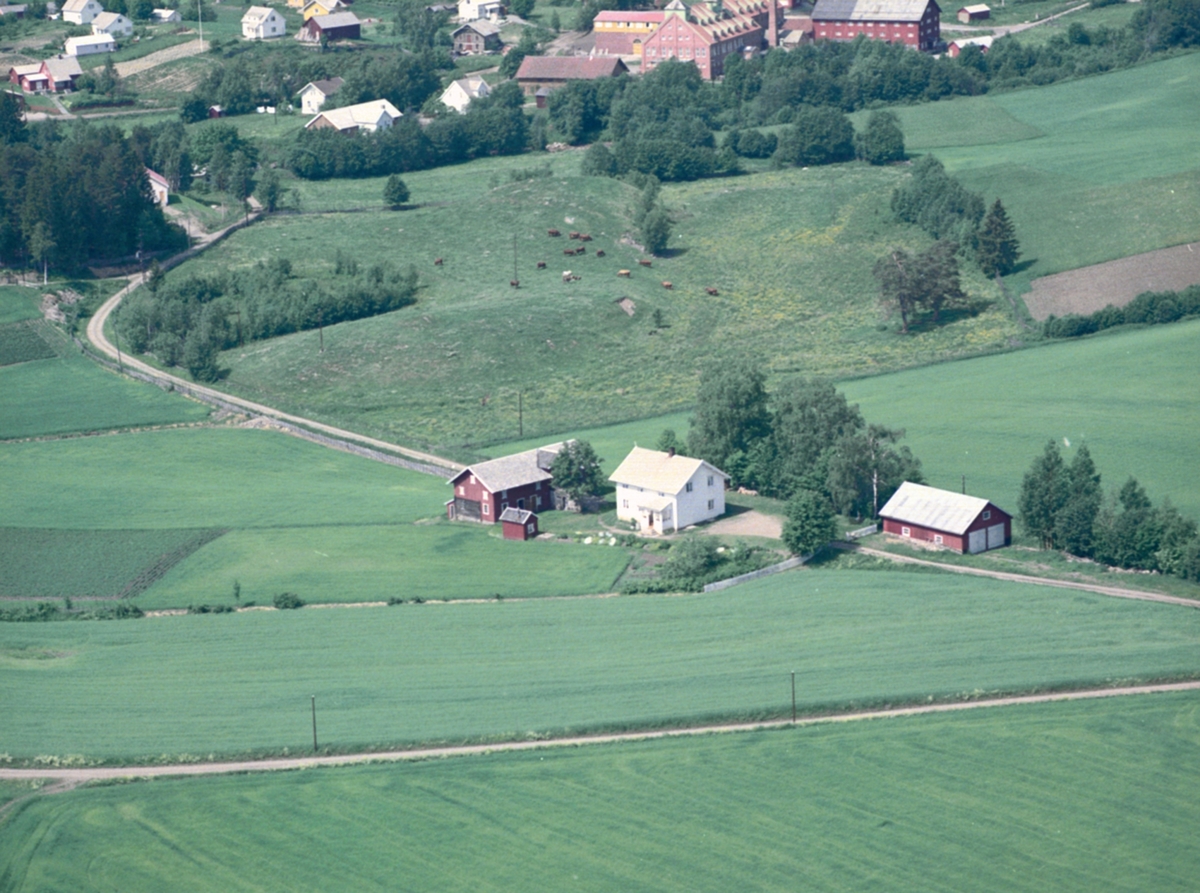 Widerøes Flyveselskap A/S, FLYFOTO VESTERHAUG GARD