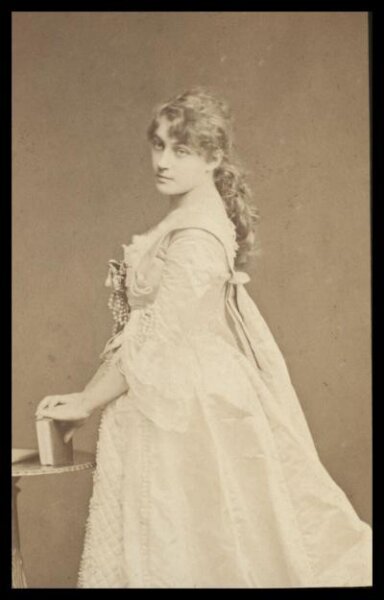 London Stereoscopic and Photographic Company, Guy Little Theatrical Photograph