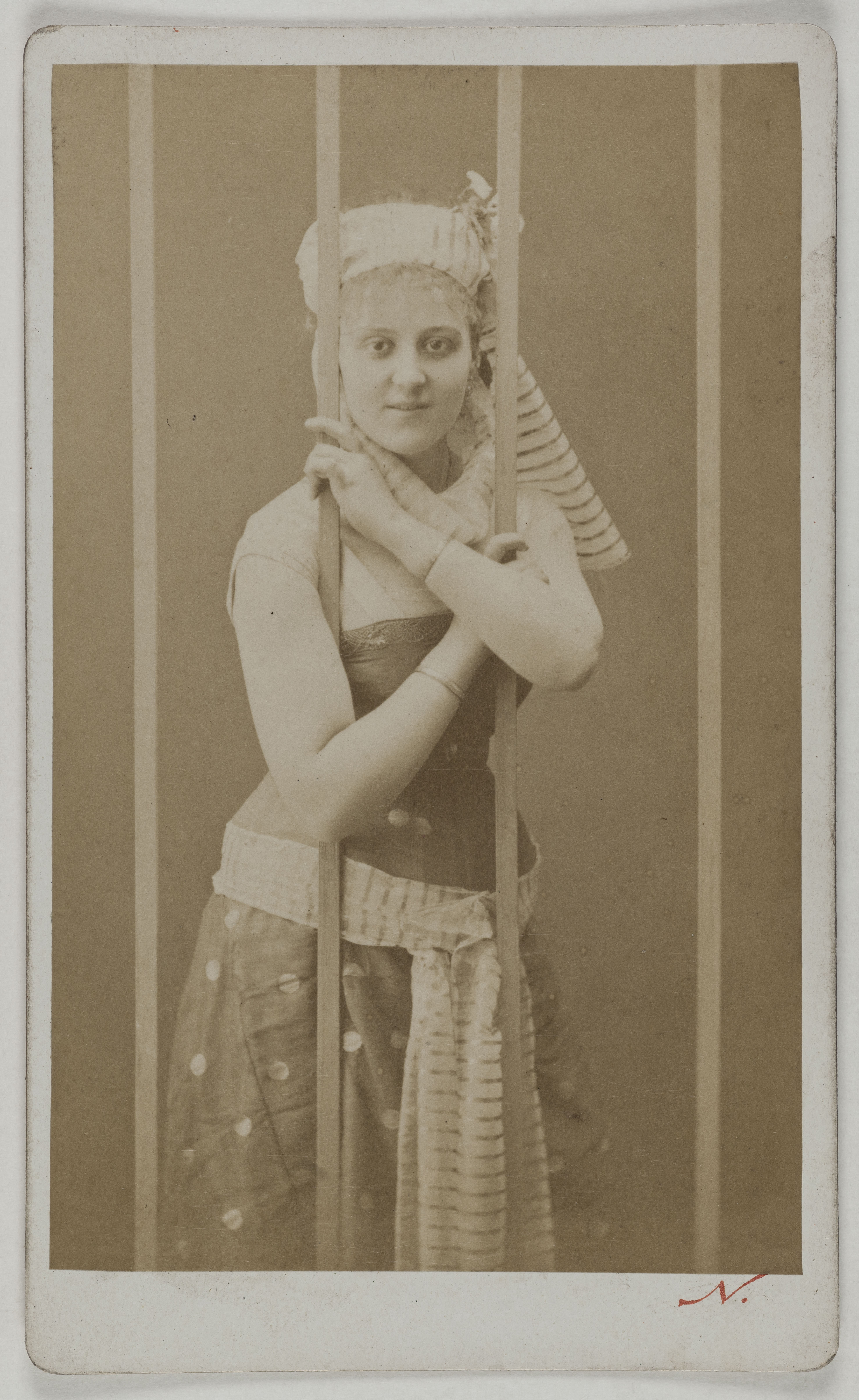 Atelier Nadar, Portrait de Desalle, (actrice)