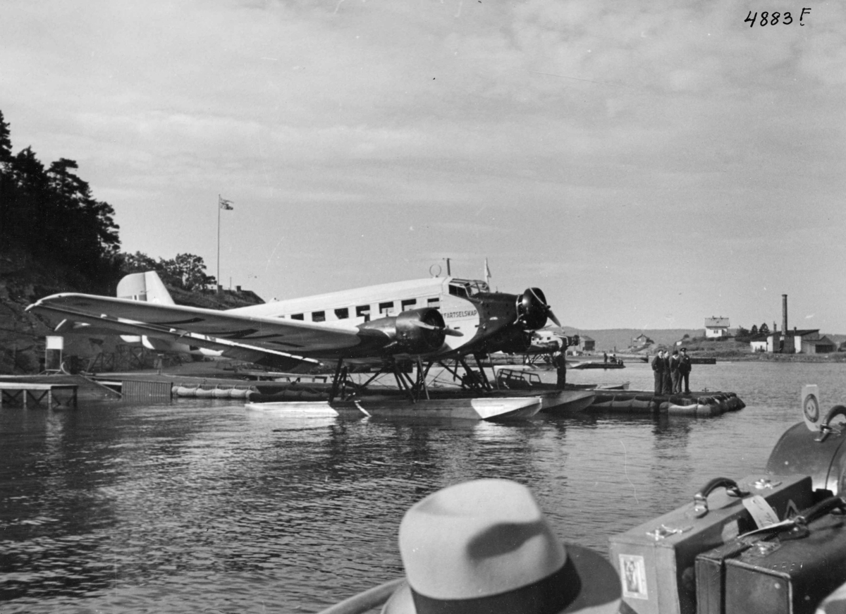 Anders Beer Wilse, Fly