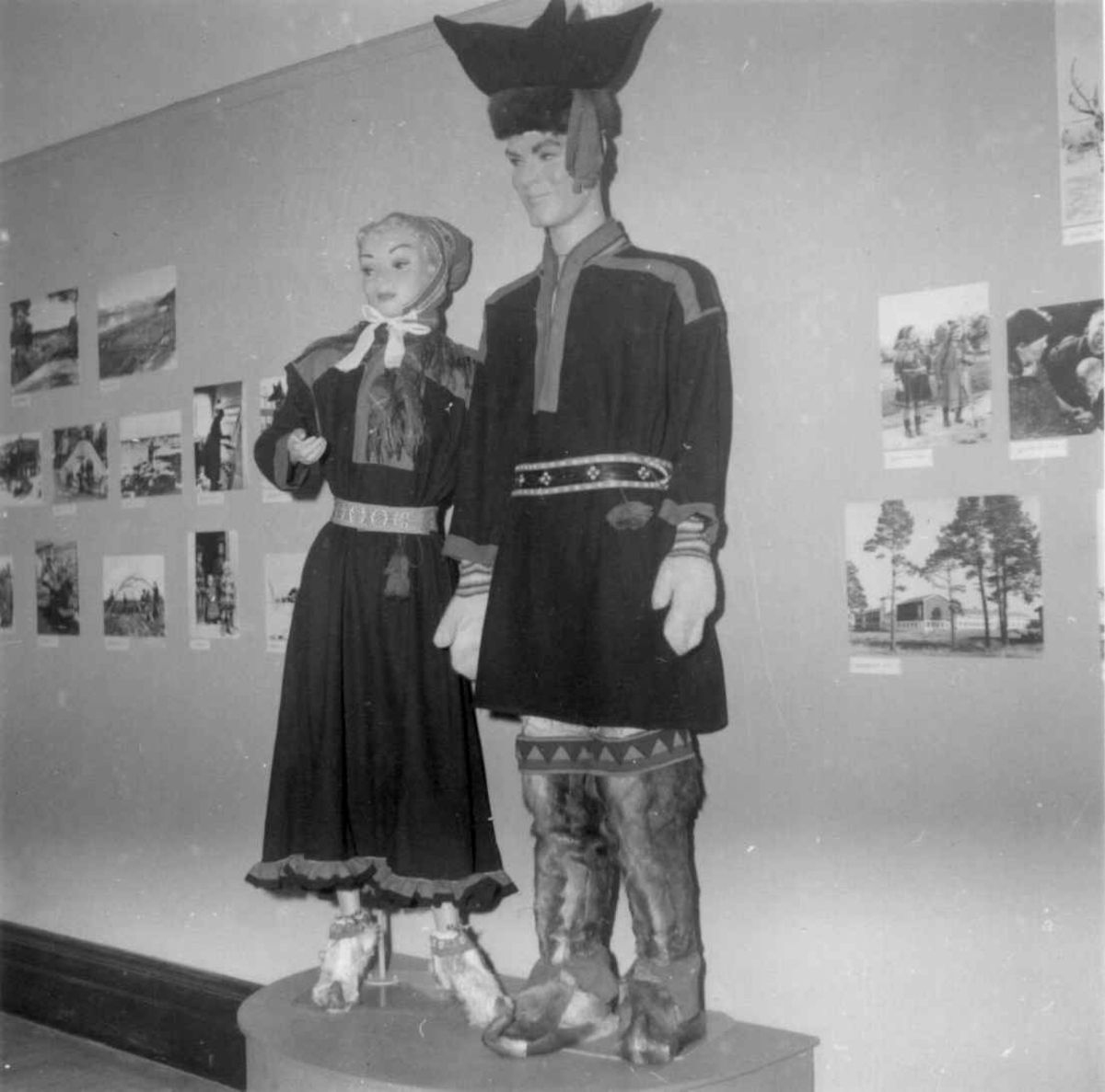 Virginia Raymond Davidson, Karasjokdrakter, manns- og kvinnedrakt fra samisk utstilling i California 1963.
