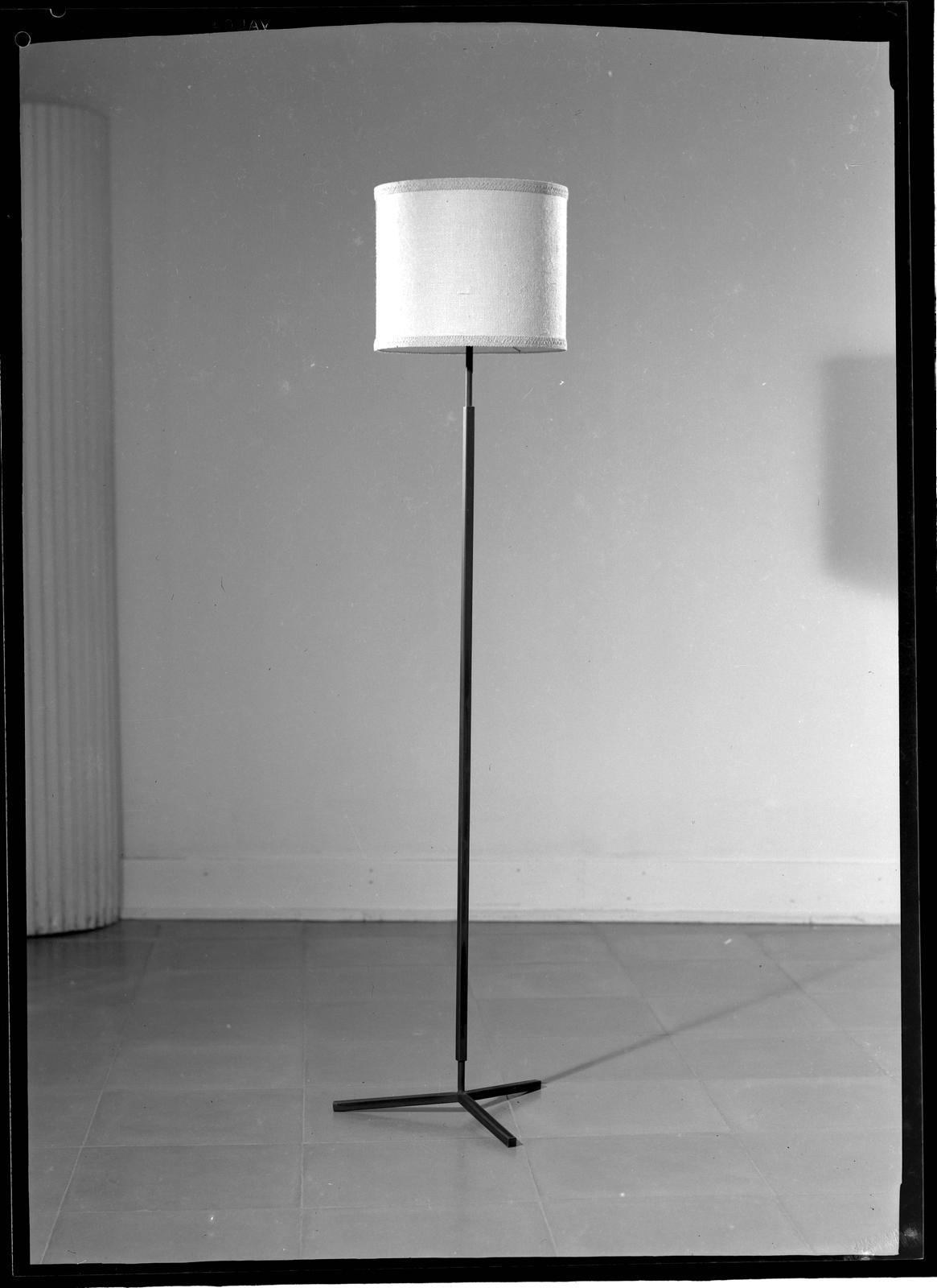 Desconegut, [Lamp]