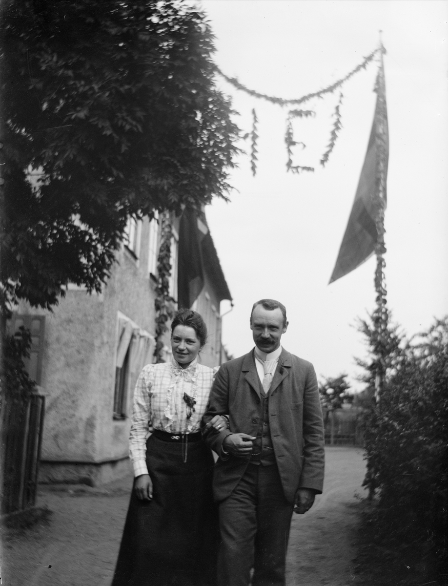 Carl Liljefors, Christiane och Ruben Liljefors "hemma från Stavanger", Svartbäcksgatan 37, Uppsala 1901