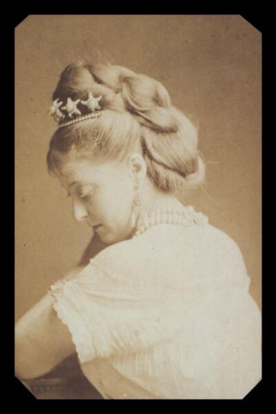 London Stereoscopic and Photographic Company, Guy Little Theatrical Photograph